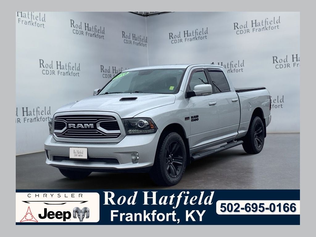 2018 RAM 1500 Sport Crew Cab 4x4 6'4' Box in Bright Silver Metallic Clearcoat — front three-quarter view