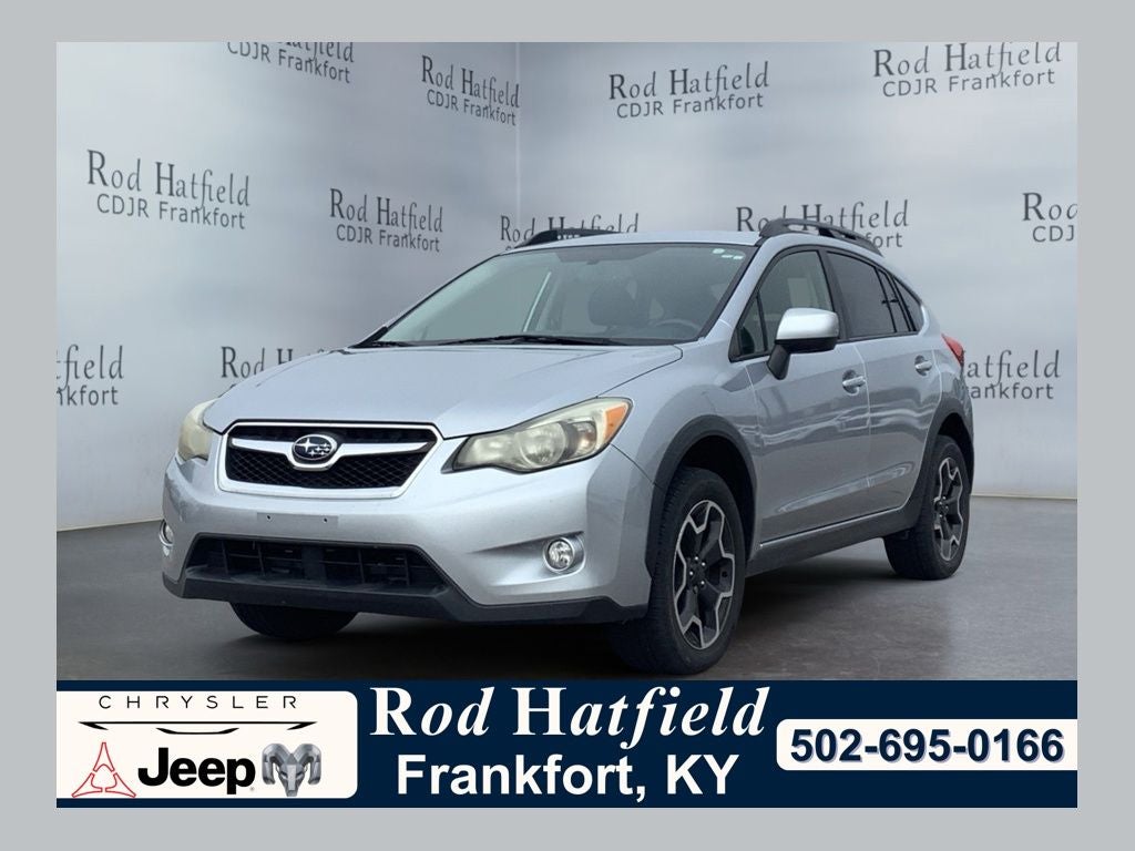 2014 Subaru XV Crosstrek 2.0i Limited in Ice Silver Metallic — front three-quarter view